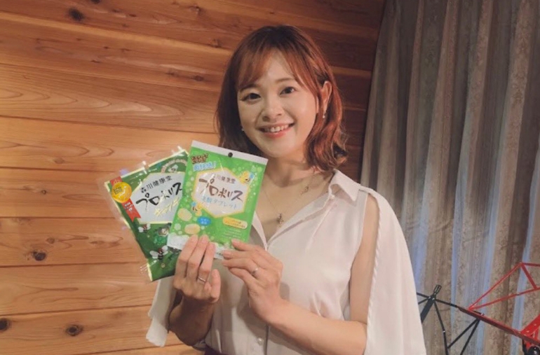 カラオケ大会で盛り上がるみなさまをプロポリスで応援！